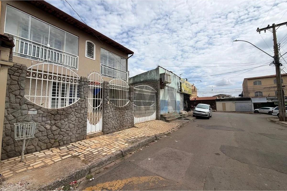 Sobrado - 4 Quartos - Área Gourmet - Samambaia Norte - QR 404 - Brasília - foto 4