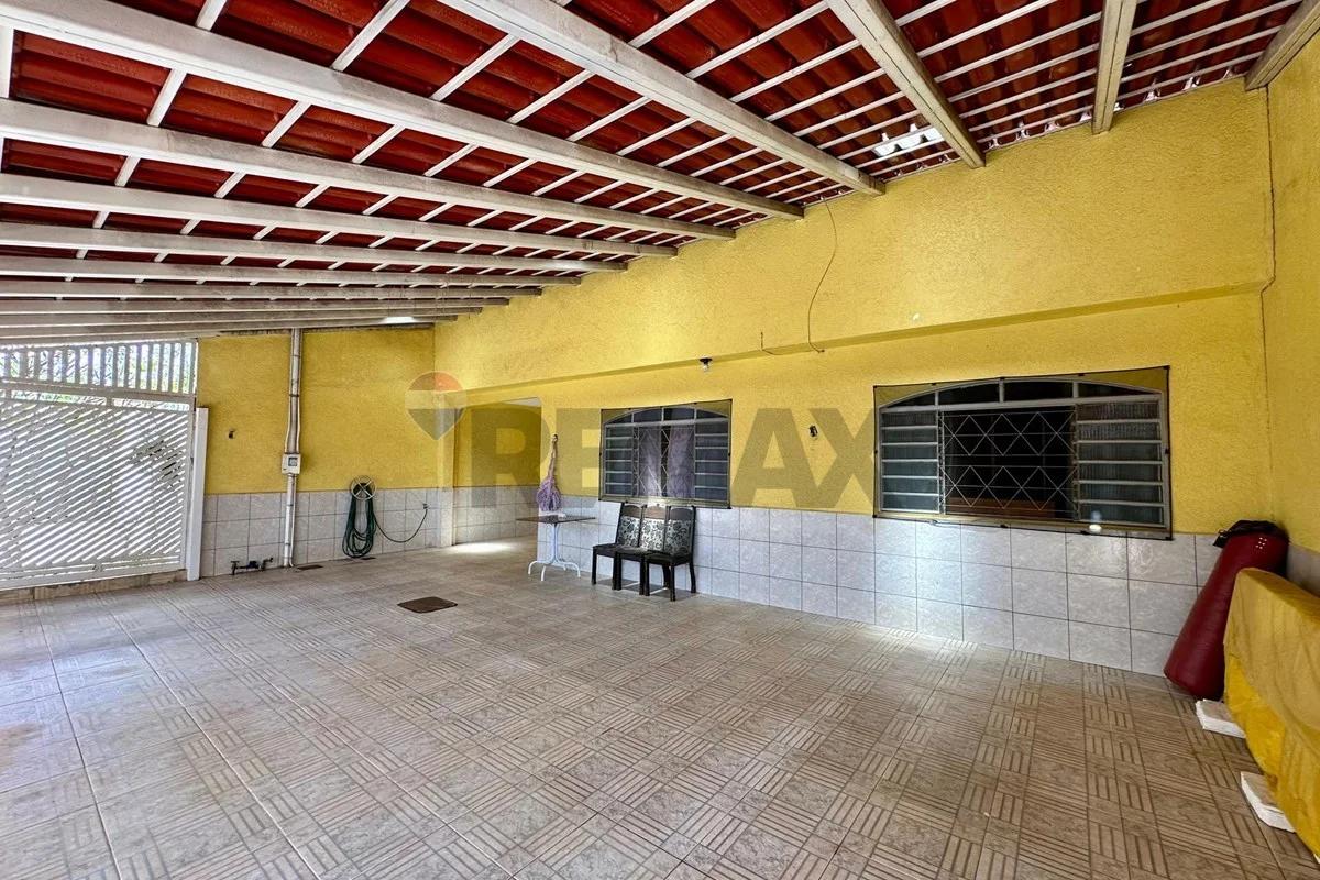 Casa Quadra 307, Recanto das Emas, 150m², 3 quartos com suíte e 4 vagas, aceita financiamento - foto 3