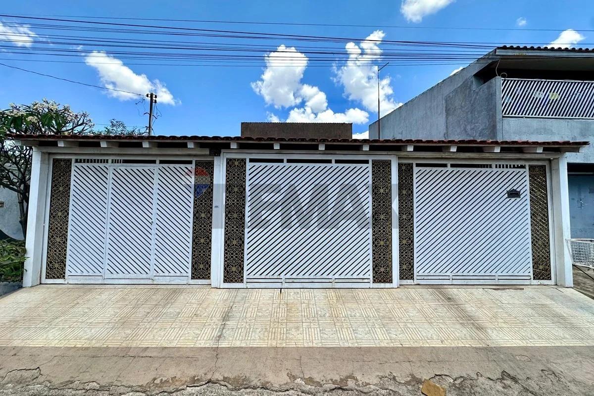 Casa Quadra 307, Recanto das Emas, 150m², 3 quartos com suíte e 4 vagas, aceita financiamento - foto 1
