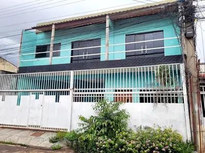 Sobrado com 4 Quartos, 1 suíte, Garagem para 3 Carros e Tudo que Sua Família Precisa em Ceilandia Sul